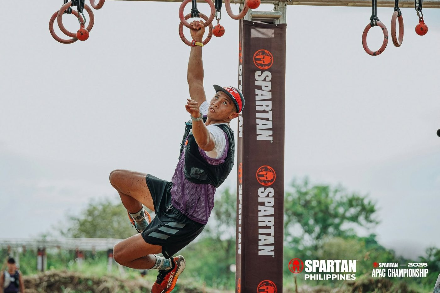 Swinging across the ring rig at Spartan APAC Championship
