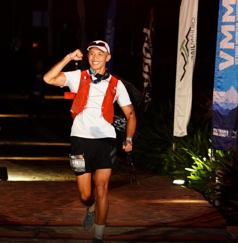 Crossing the VMM 100 km finish line at night
